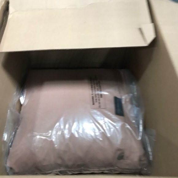 Loloi Jean Stoffer X Kristy Collection PJS0 Clay 18'' X 18'' Cover W/Down Pillow - Picture 6 of 6